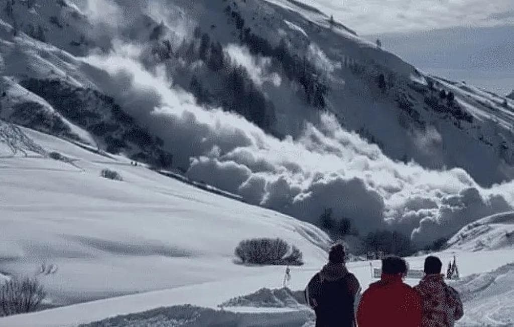 Val d'Isère Avalanche Kills Three Skiers as Storm Nils Batters the French Alps