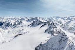 American Skier Seriously Injured in Stubai Alps Avalanche, Austria