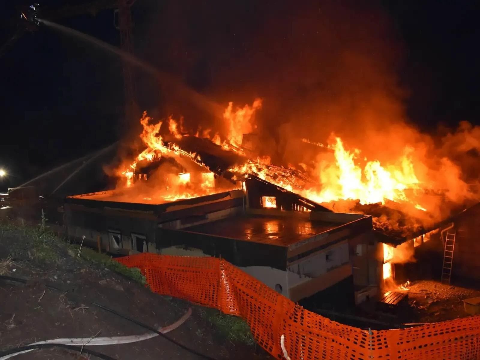 Fire Destroys Berghaus Foppa at Flims-Laax-Falera Ahead of 2024-25 Ski Season